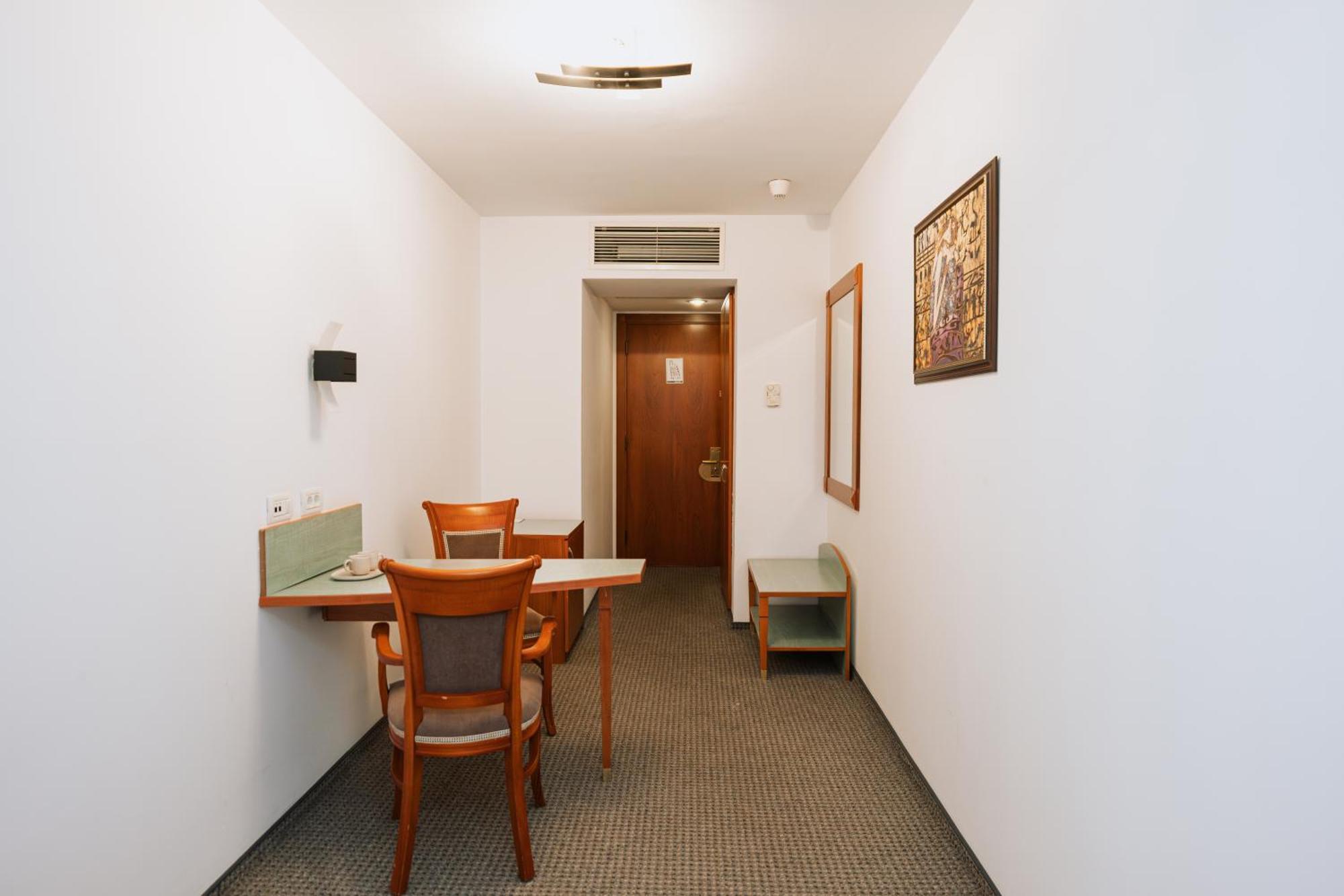 Duke Romana Center Hotel 3*