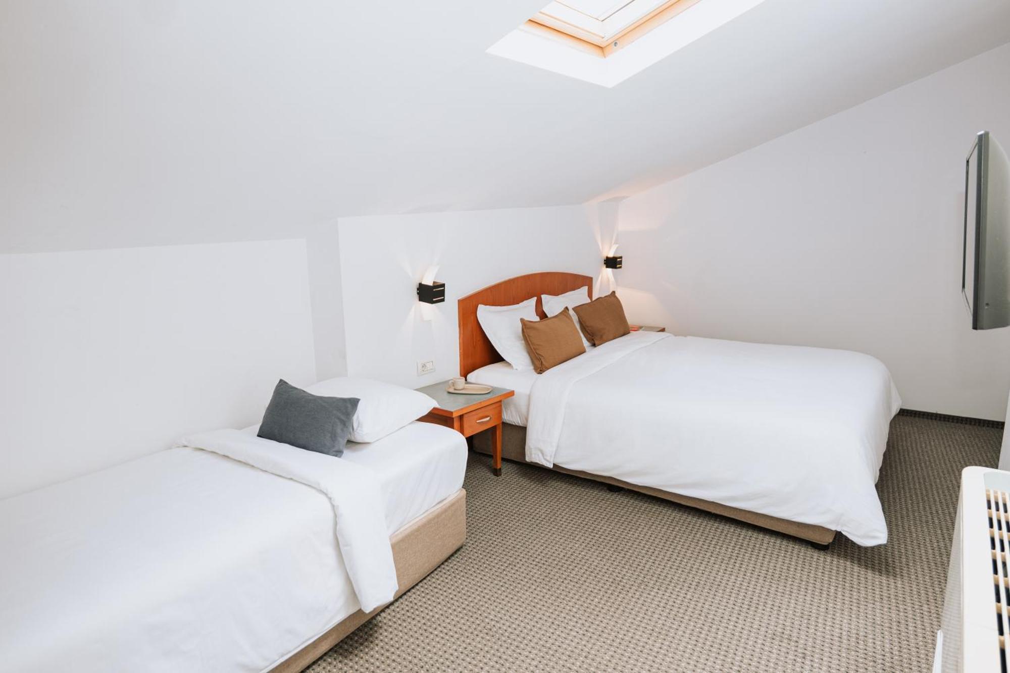 Duke Romana Center 3*