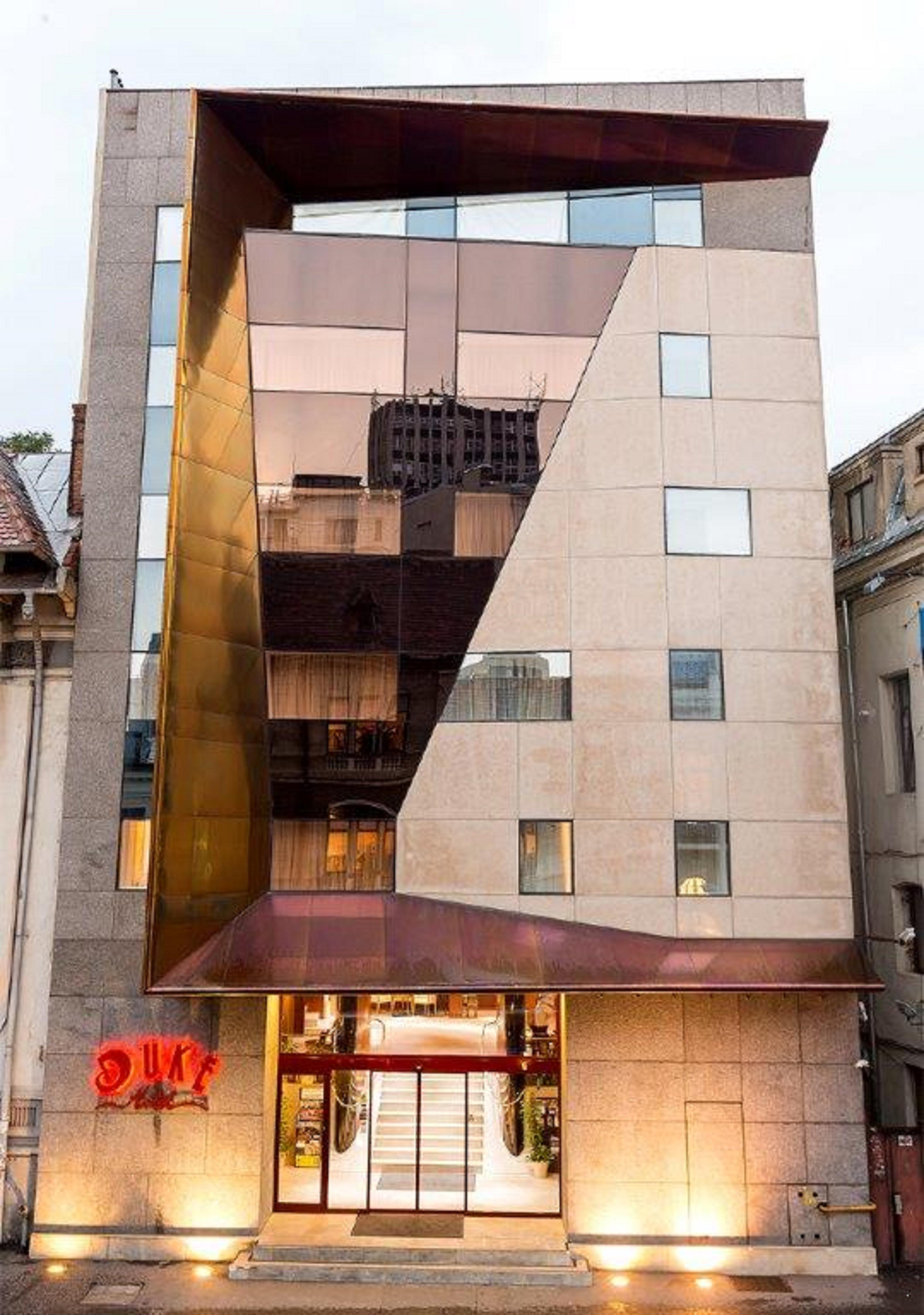 Duke Romana Center 3*