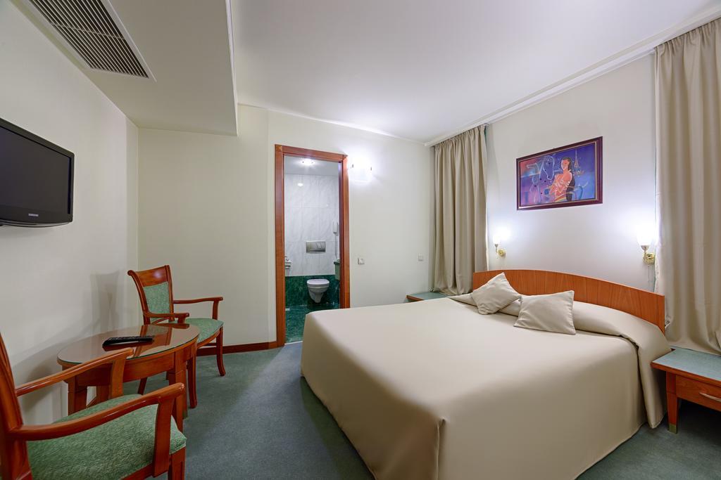Hotel Duke Romana Center 3*