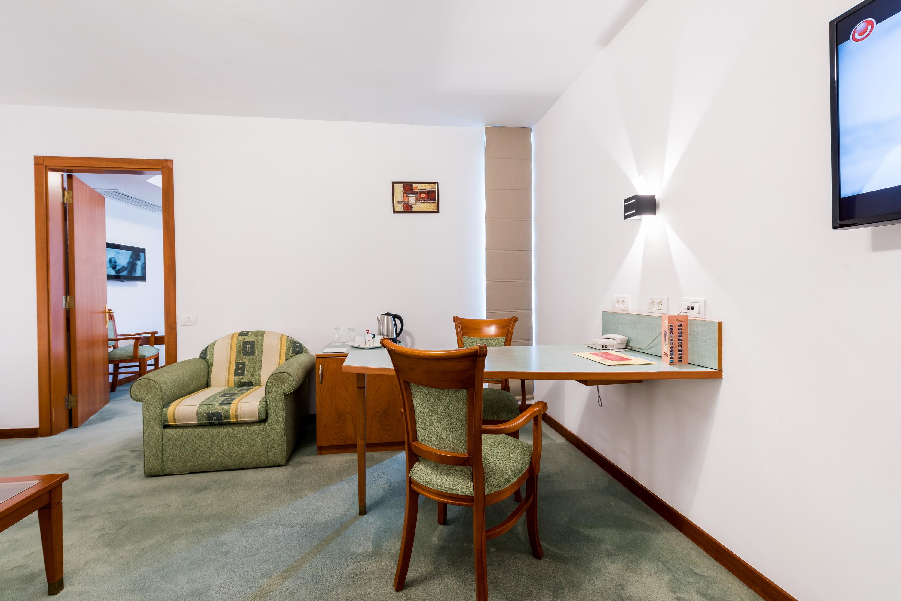 Duke Romana Center Hotel 3*