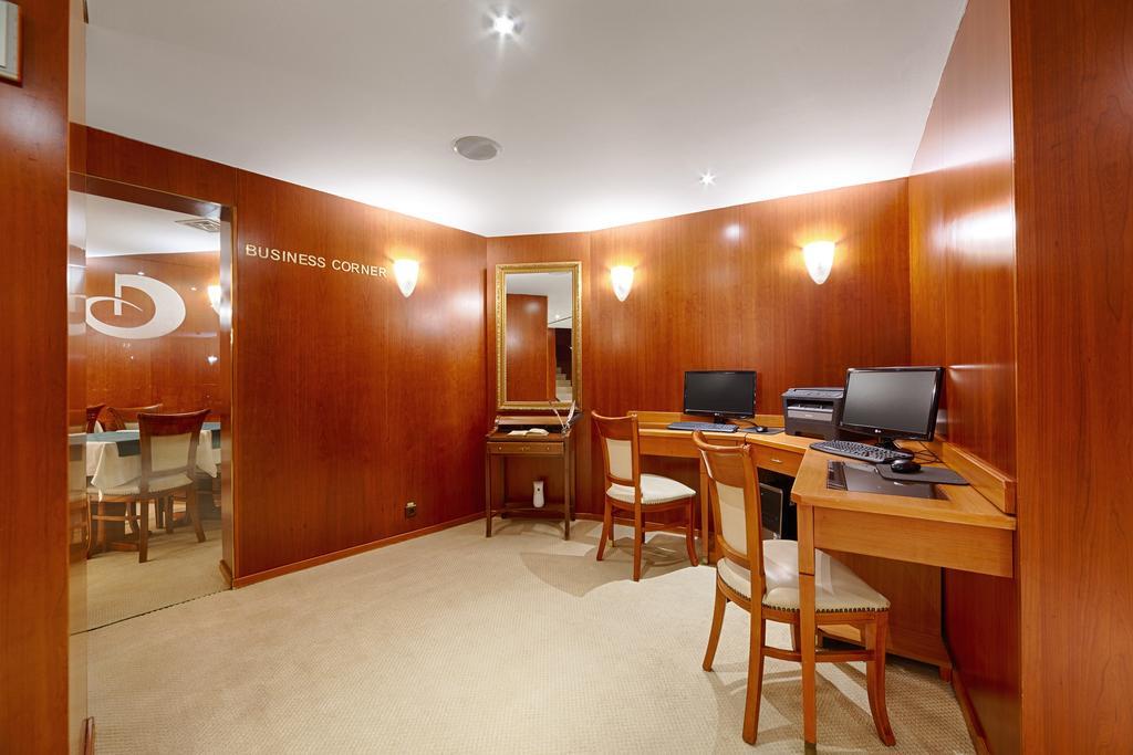 Duke Romana Center 3*
