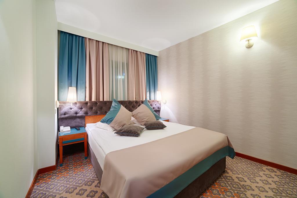 Hotel Duke Romana Center 3*