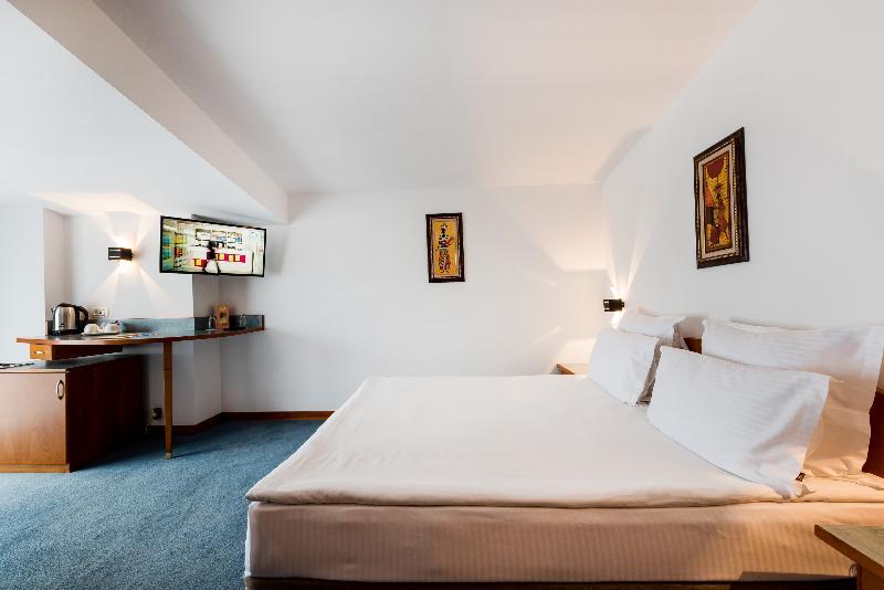 Duke Romana Center 3*